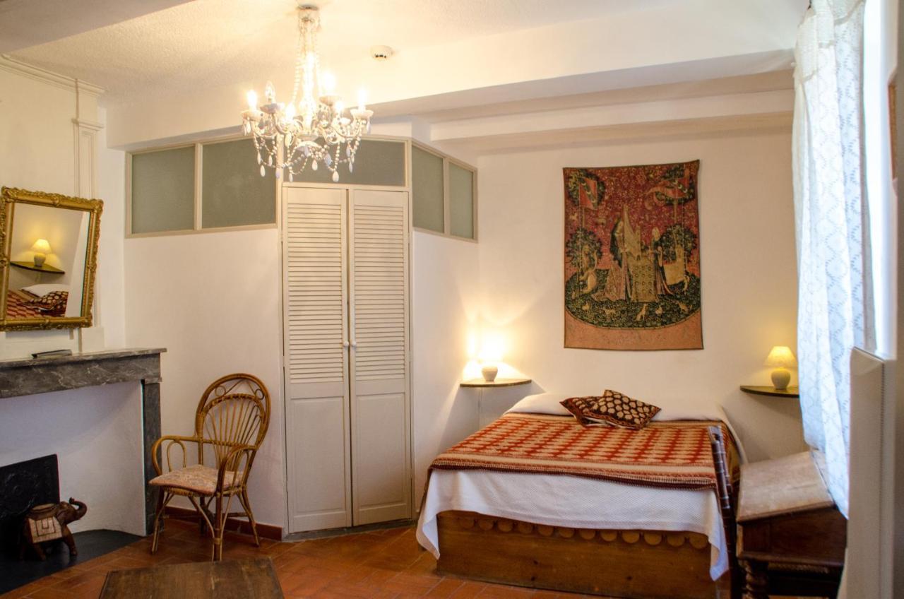 Les Remparts Hotel *